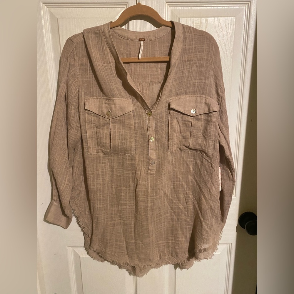 NWT FREE PEOPLE Talk to Me Linen Top, Size Large, Closet Cleanout!